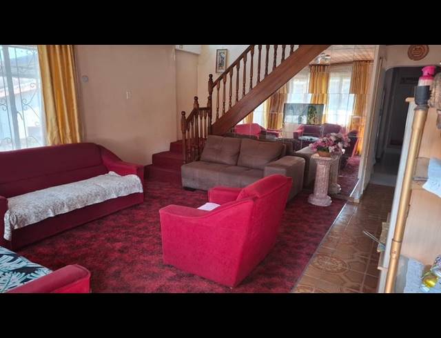 5 BEDROOM HOUSE FOR SALE IN CROSSMOOR